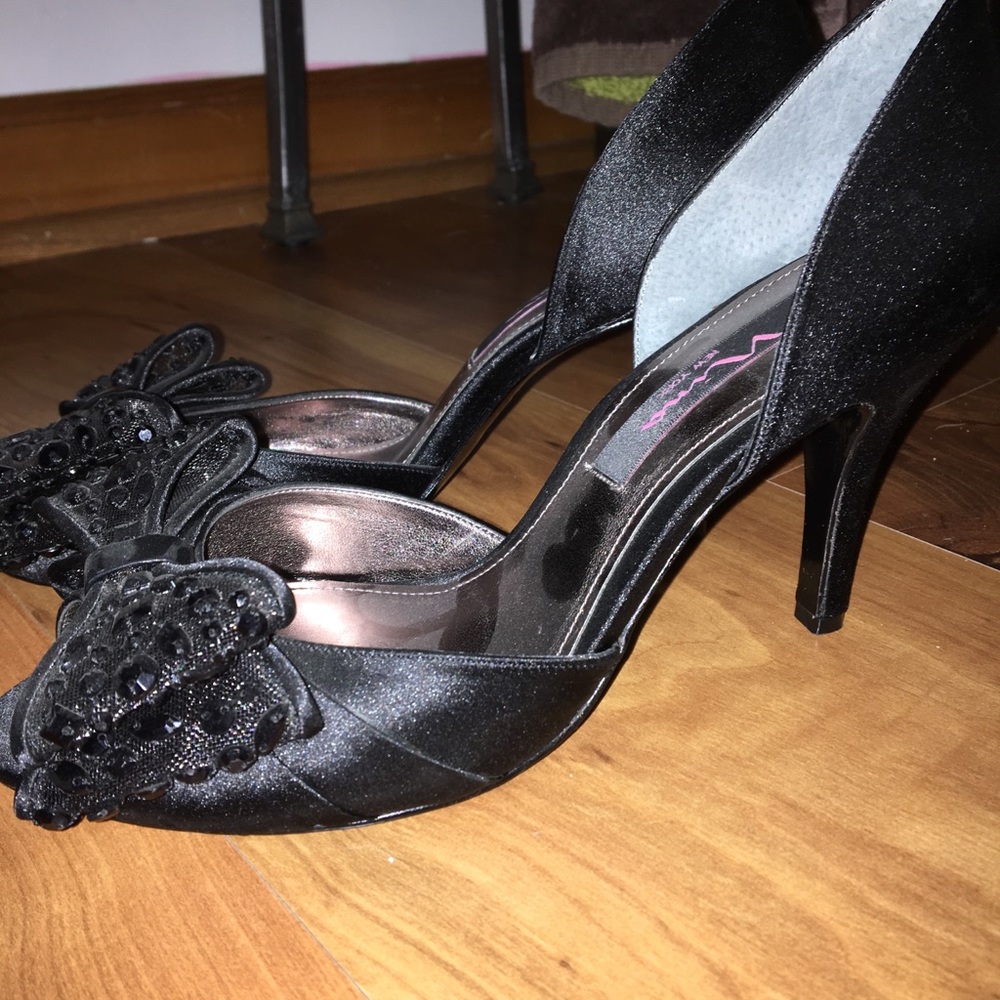 Black bow high heels